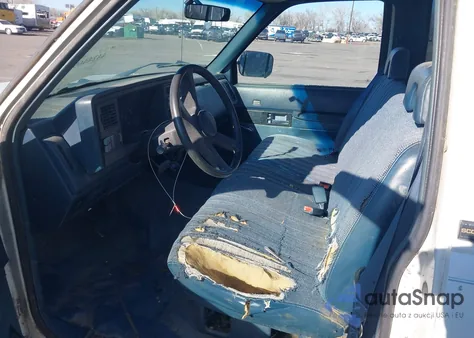 1992 Chevrolet Gmt-400 C2500 z USA, uszkodzony, nr VIN 1GCFC24K5NE126048